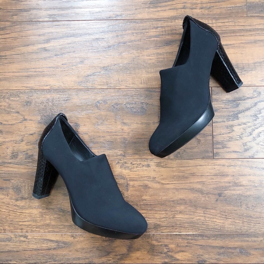 Donald J Pliner • Evelyn black platform pumps heels stretch snakeskin crepe